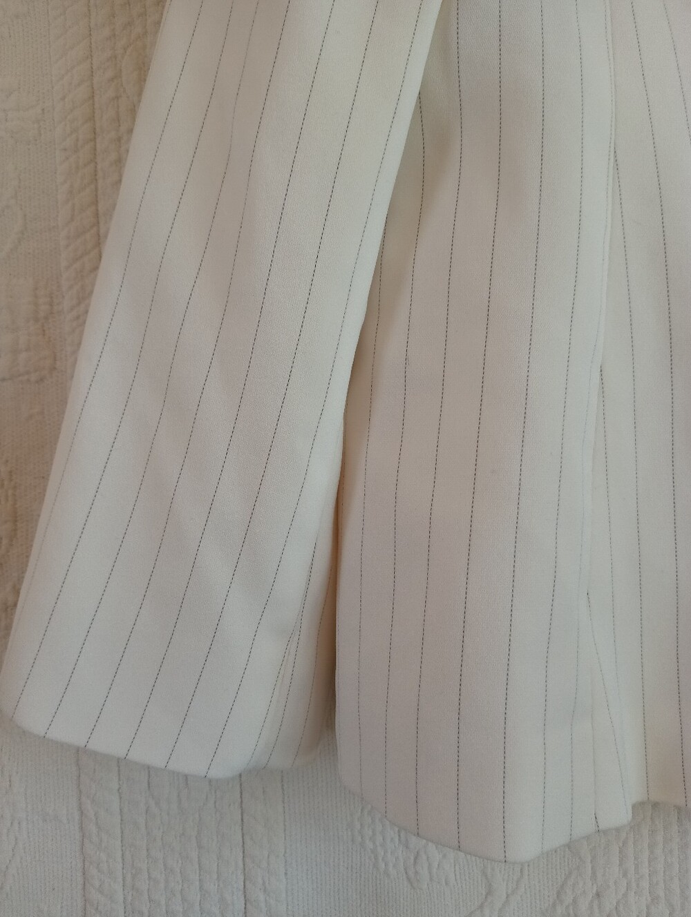 Kasper White Pinstripe Blazer with Dark Buttons Femme Summer Business Work Wear - Picture 5 of 15